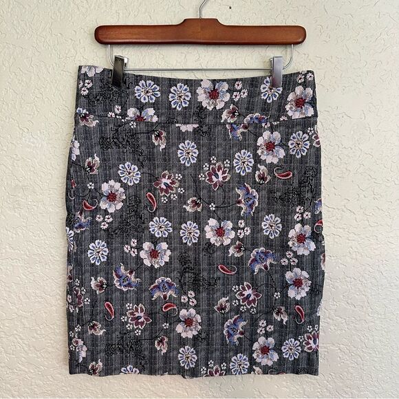 MARGARET M Christiana Pencil Knee Length Skirt Grey Floral Size Medium‎ - Picture 10 of 13